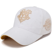 Load image into Gallery viewer, Wolf Cap